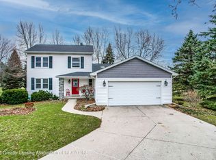 819 W Amesbury Dr, Dewitt, MI 48820