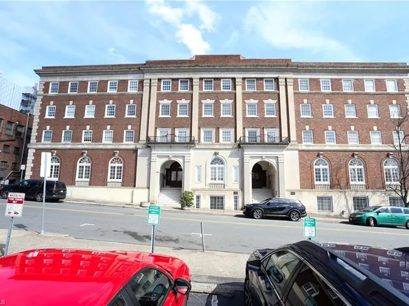 315 N Spruce St APT 106, Winston Salem, NC 27101