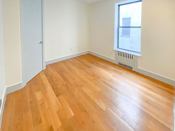 4th image of 1058 Bergen St #1LR