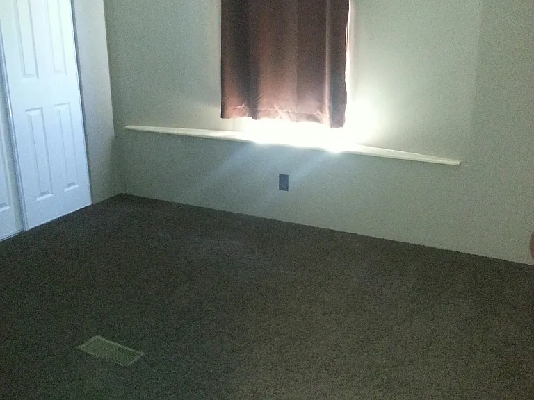 1103 S Summit Ave — Photo 5