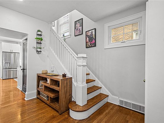 5th image of 204 Edward Ave