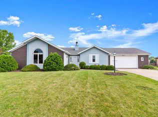 9811 Winding Shores Dr, New Haven, IN 46774