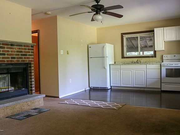 4th image of 240 Viceroy Cir