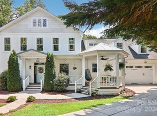 212 Ginseng Ln, Hendersonville, NC 28791