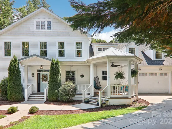 212 Ginseng Ln, Hendersonville, NC 28791