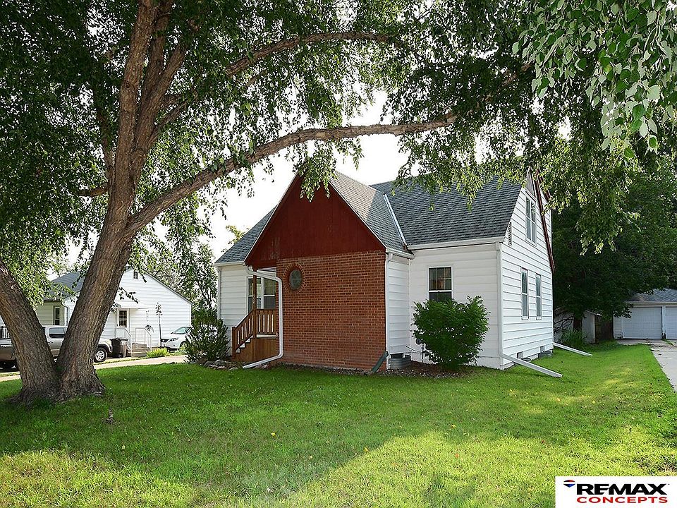 1st image of 354 S 46th St