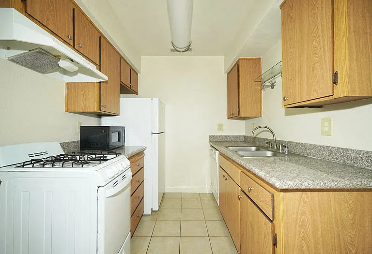3581 - 3585 N. Parkway Drive — Photo 6