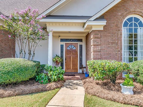 3rd image of 8806 Oak Meadow Ct
