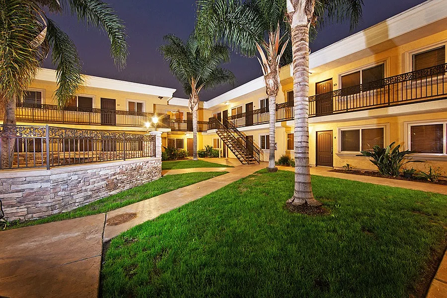 Building Photo - 1450 Iris Ave