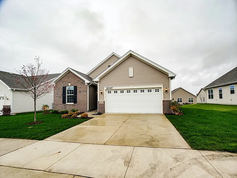 14347 Clover Ave — Photo 15
