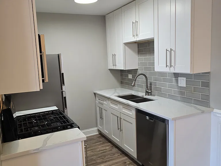 520 Hill Dr #304 — Photo 4