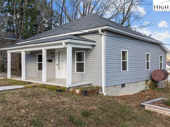 311 E Lebanon Street, Mount Airy, NC 27030