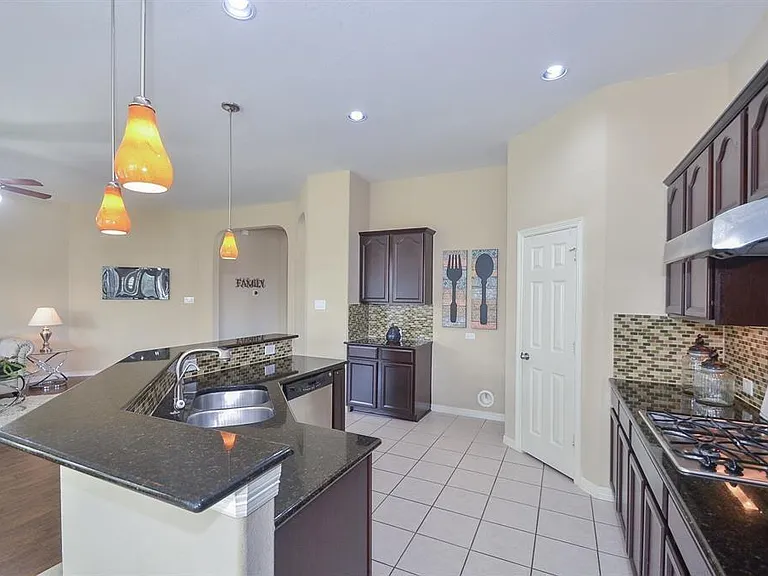 4107 Elk Bluff Ln — Photo 13