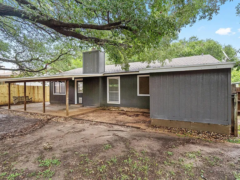 701 Riverwood Dr — Photo 35