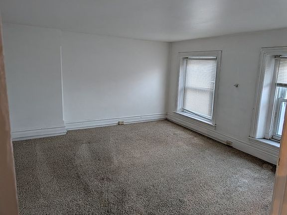 5th image of 56 Lincoln Way W #3