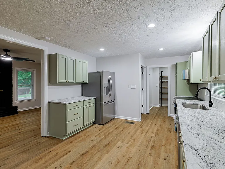 315 Ansley Dr — Photo 13