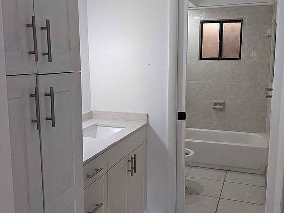 5th image of 8025 SW 107th Ave