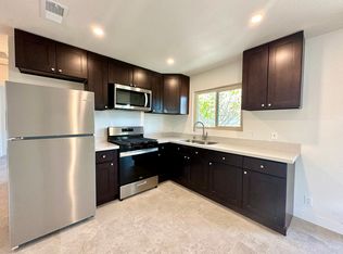 561 S Desert View Dr APT 4, Palm Springs, CA 92264