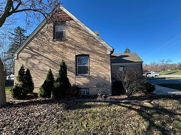 2nd image of 303 W Hawley St