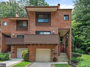 1650 Bachan Ct, Reston, VA 20190