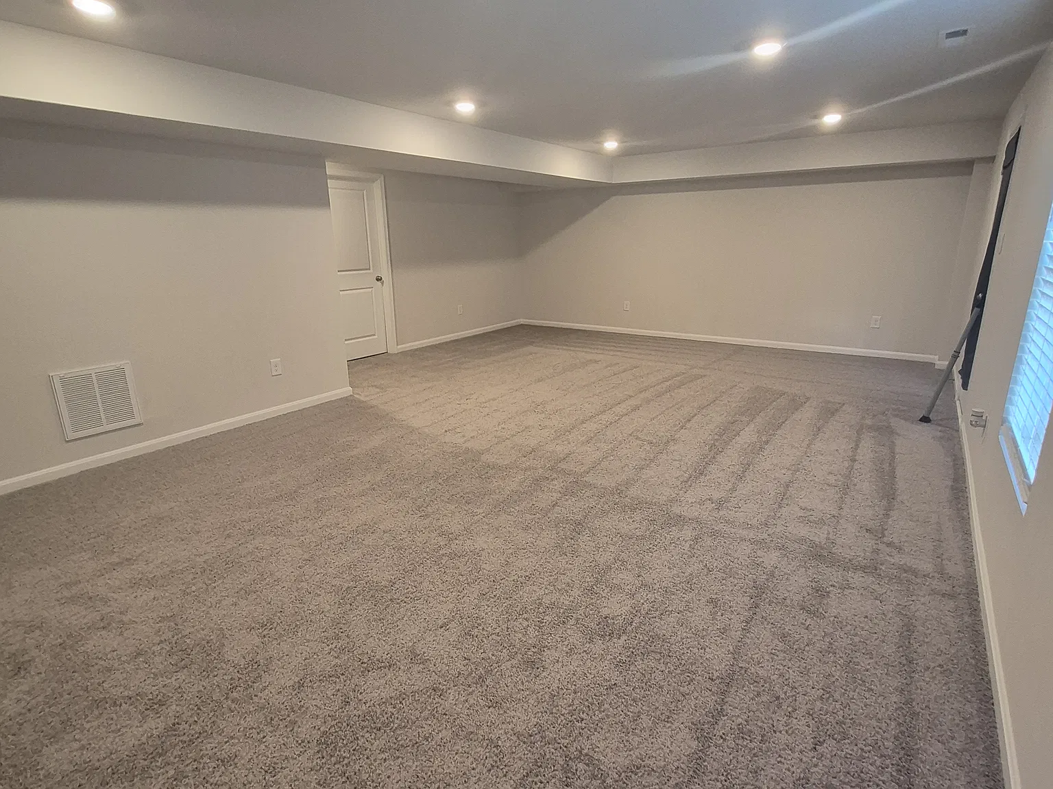 5 bed, 2558 sqft, $3,400 — Photo 4
