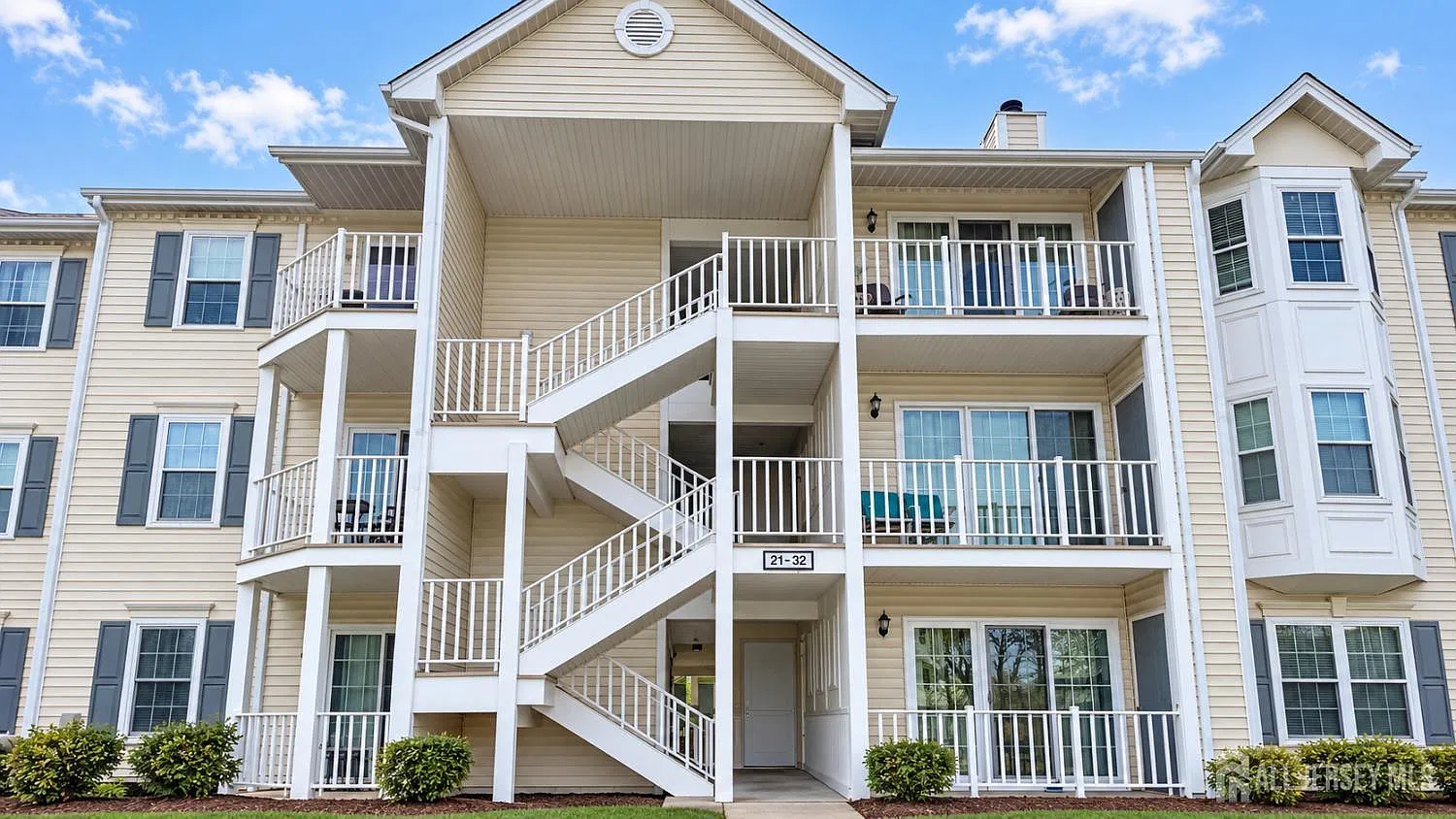2 bed, 1.0 bath, $2,375 — Photo 1
