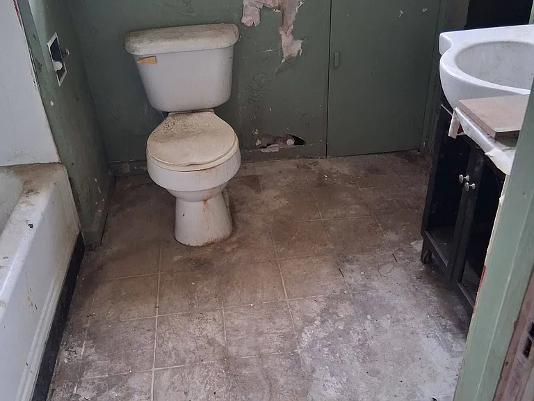 1007 N Oakley St — Photo 13