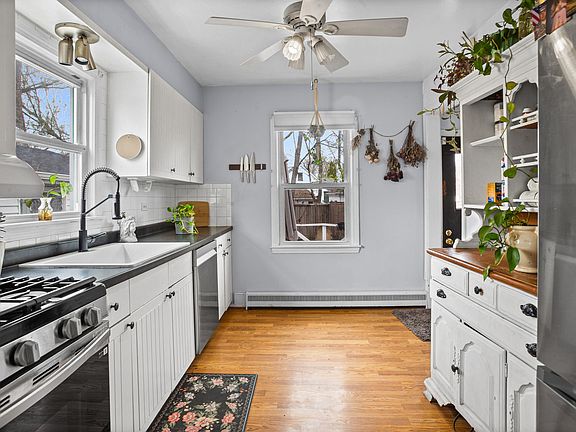 5th image of 943 Lilac Ln