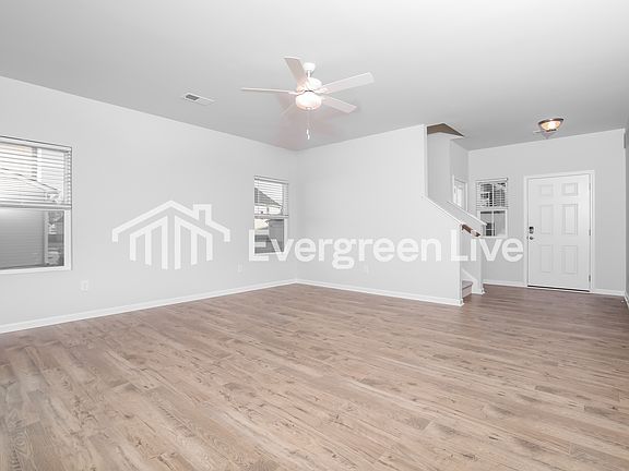 3rd image of 453 Hallingsfield Way