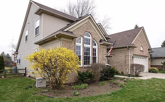 3rd image of 3984 Palisades Blvd