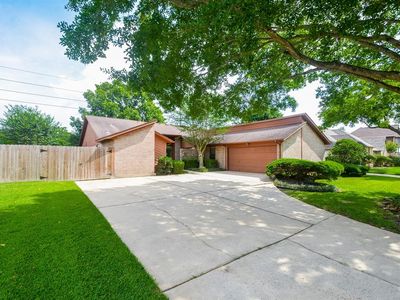 819 Green Belt Dr, Sugar Land, TX, 77498