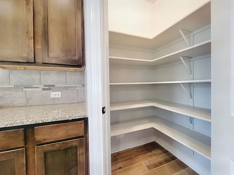 4413 Royal Oak Blvd — Photo 9