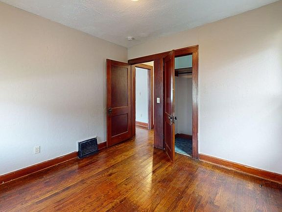 4th image of 1377 Nichols Ave