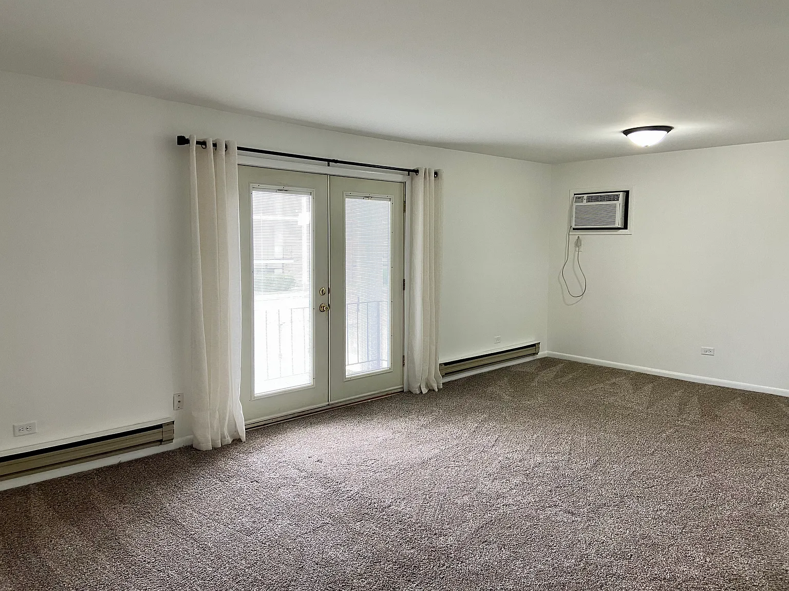 2 bed, $1,300 — Photo 2