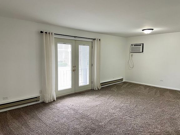 2nd image of 836 Gettysburg Dr APT 3