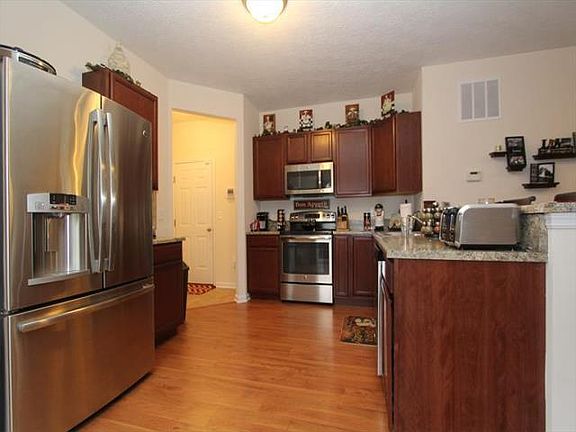 2nd image of 3470 Hickory Ln