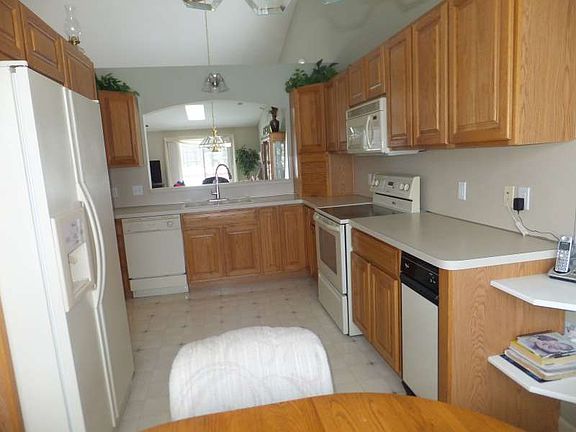 3rd image of 3827 Harris Dr