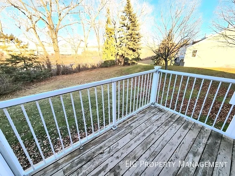Eagan Gables — Photo 23
