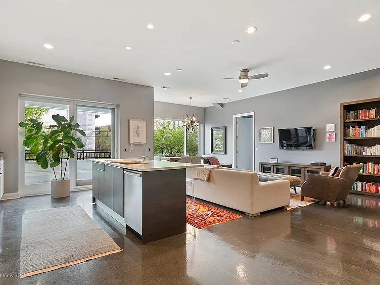 2410 W Bloomingdale Ave #2A — Photo 3