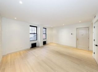 56 W 11th St #1F, New York, NY 10011
