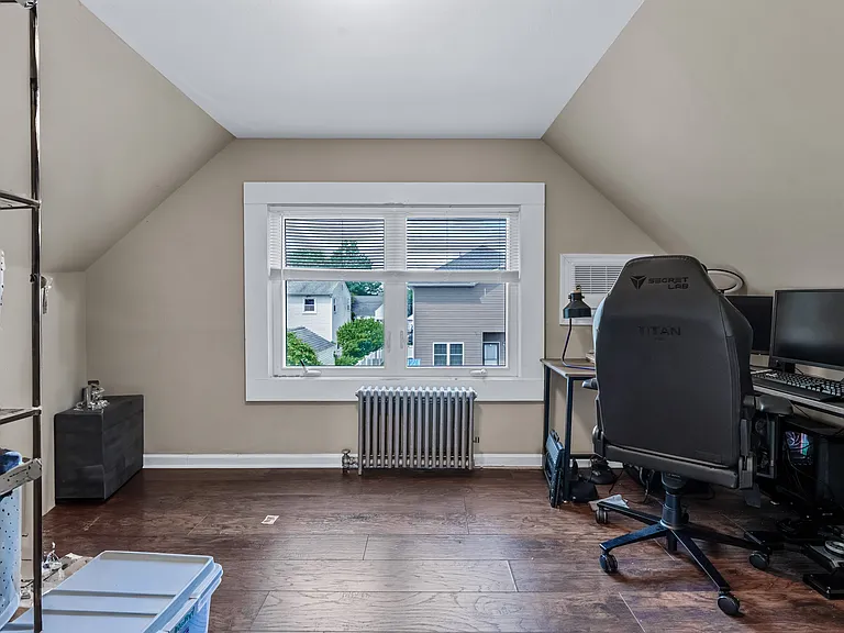 27 Clyde St — Photo 11