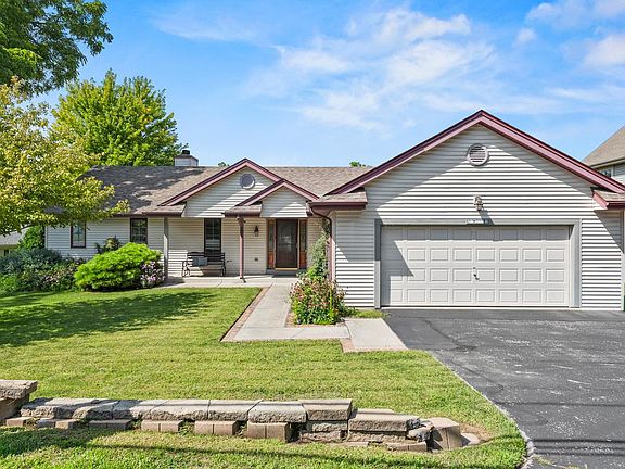 2nd image of N26W27080 Prospect AVENUE