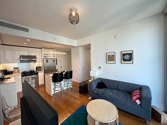 4th image of 436 Albee Sq #20F