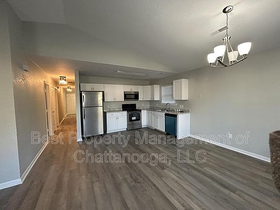 3rd image of 862 N Orchard Knob Ave