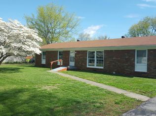 2307 Green Acres Dr, Clarksville, TN 37042