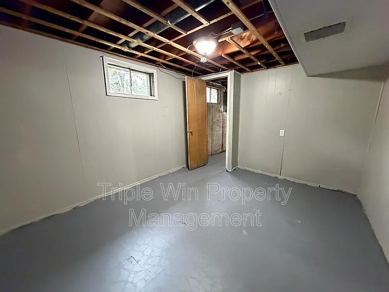 714 Undercliff Dr — Photo 31