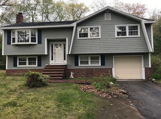 217 Haggetts Pond Rd, Andover, MA 01810
