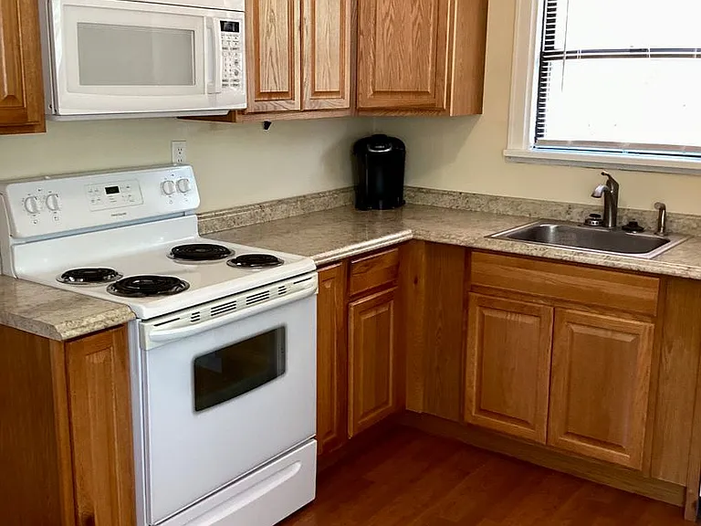 443 N Laguna St — Photo 1