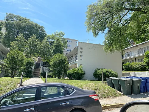 641 Henderson St #2 Photo 1
