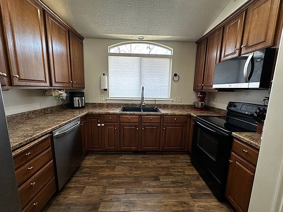 5th image of 2918 N Curtis Ct